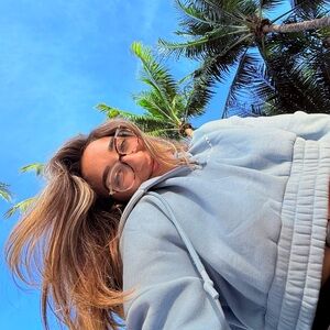 Meet your Posher, Lara